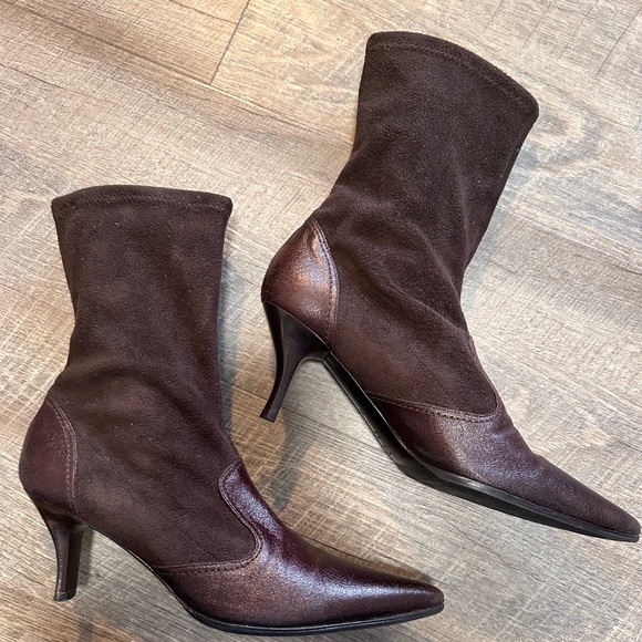 Casadei Suede & Leather Pointed Toe Pull-On Kitten Heel Ankle Boots - Size 7 - Picture 3 of 17